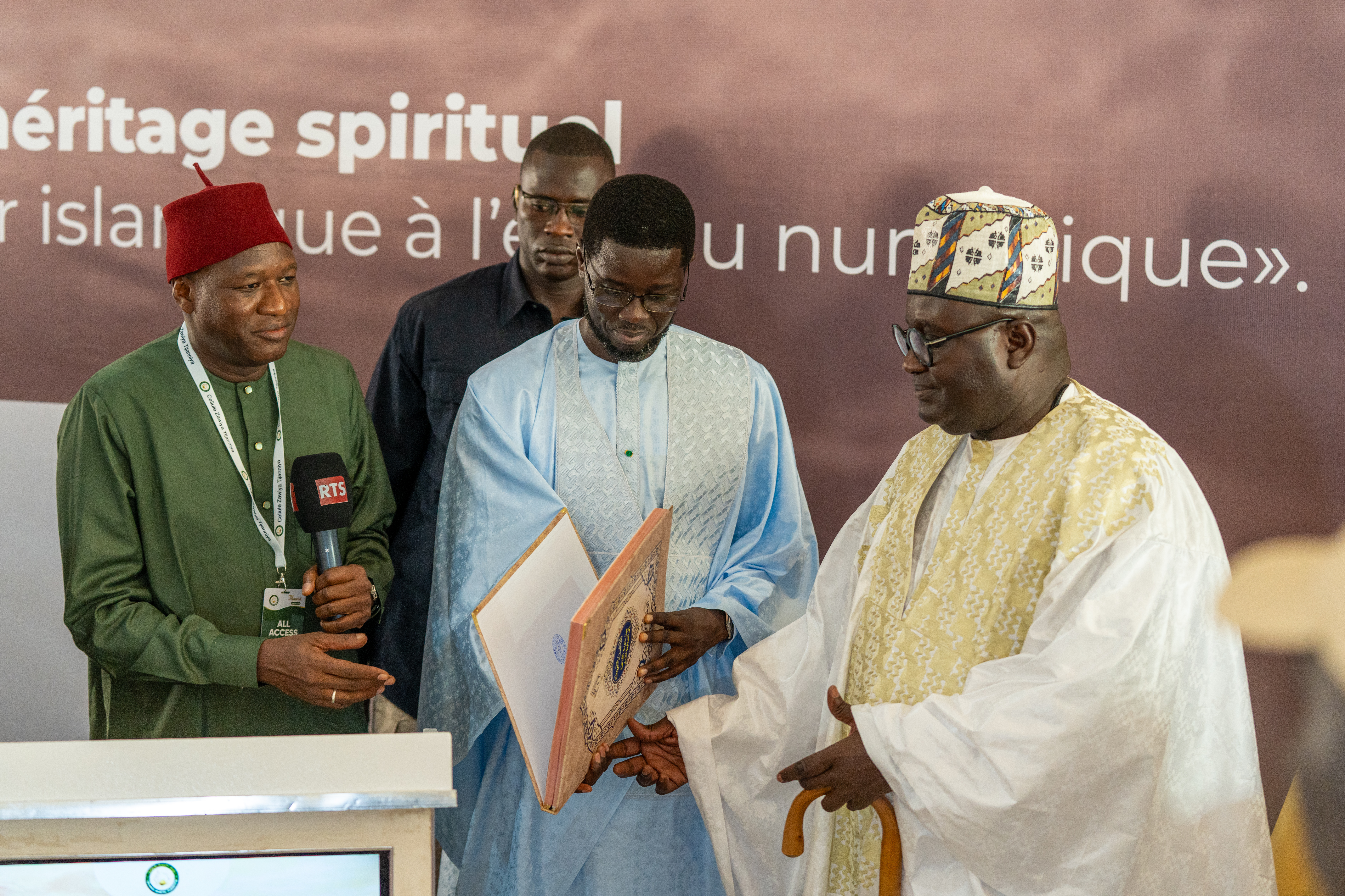VISITE DU PRÉSIDENT DE LA RÉPUBLIQUE DU SÉNÉGAL À TIVAOUANE